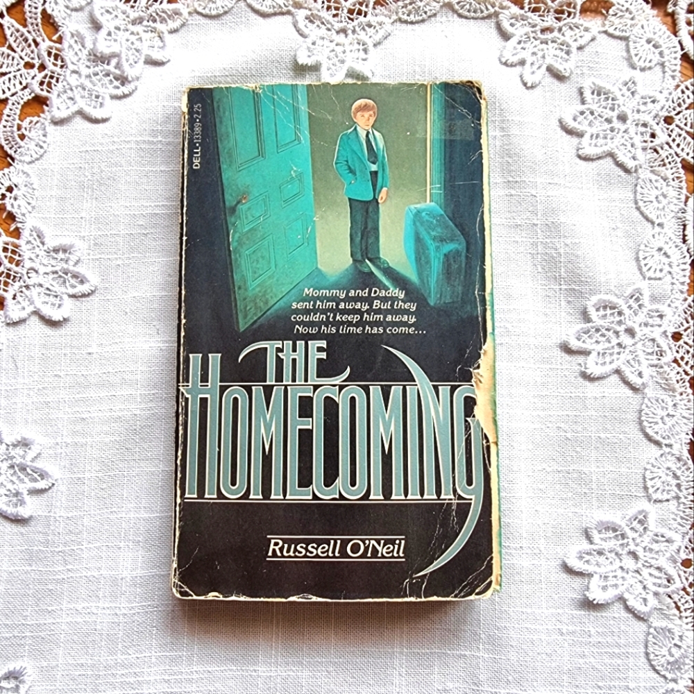 The Homecoming by Russell O'Neil Vintage Horror Paperback Book Ist Printing 1980